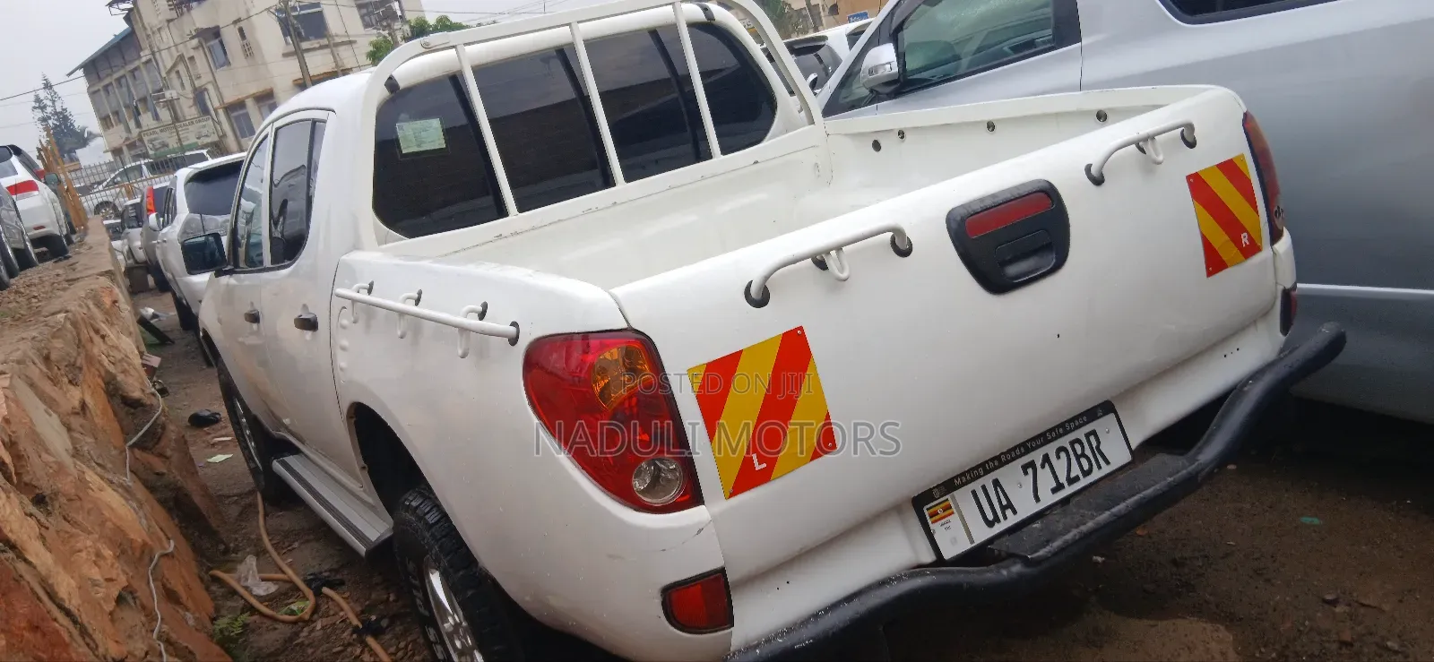 Mitsubishi L200 Double Cab 2.5 136hp 4WD 2009 White