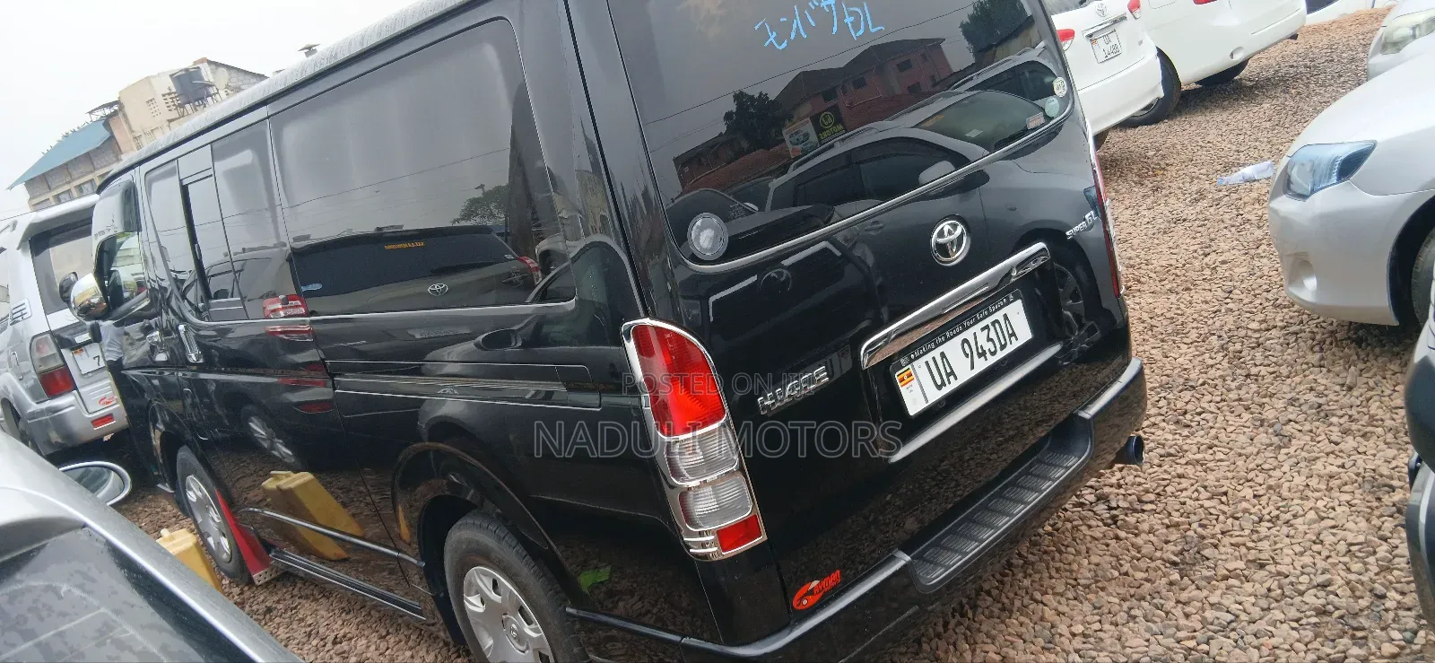 Toyota HiAce 2011 Black