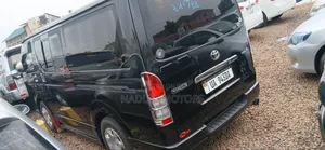 Toyota HiAce 2011 Black
