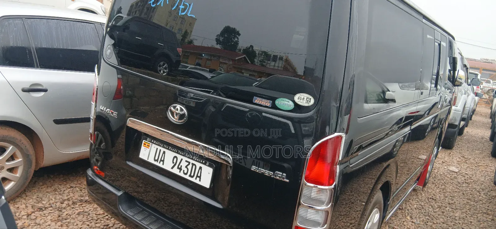 Toyota HiAce 2011 Black