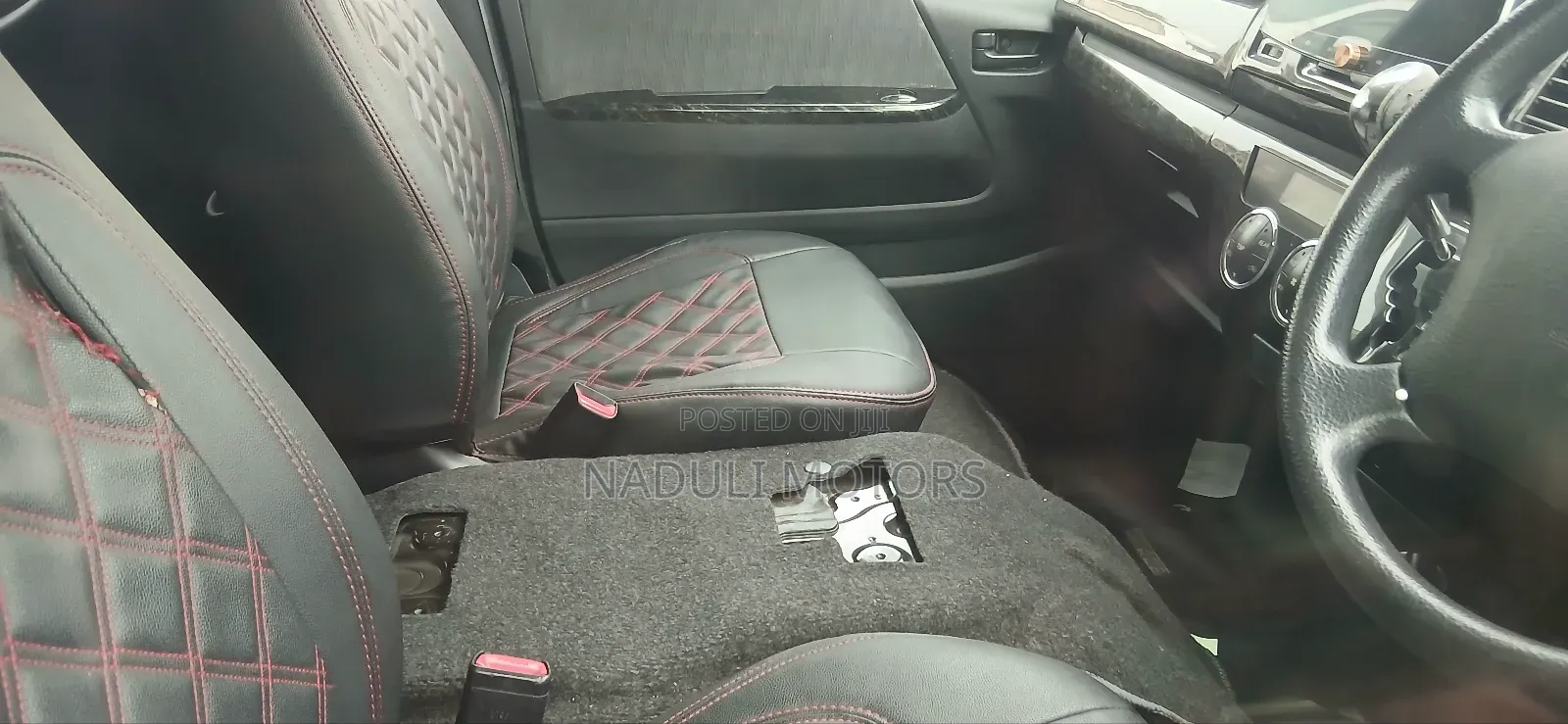 Toyota HiAce 2011 Black