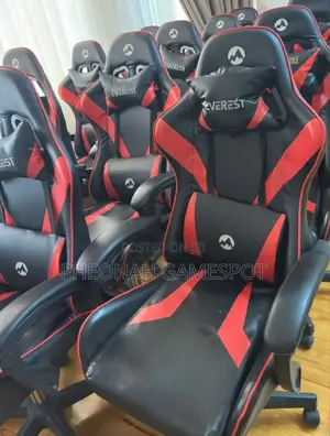 Gaming Chair: It Even Comes With a Pillow for Your Neck, No Stress!