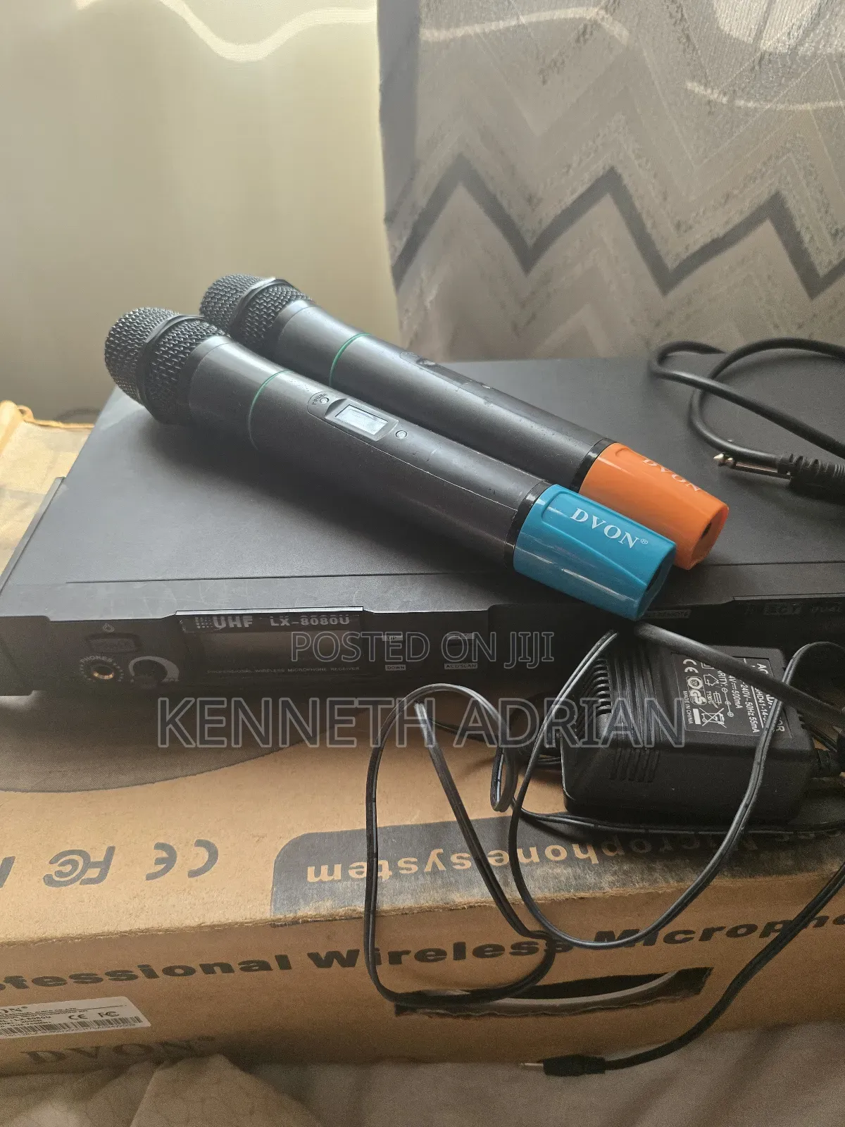 Dvon 8080 Wireless Microphones