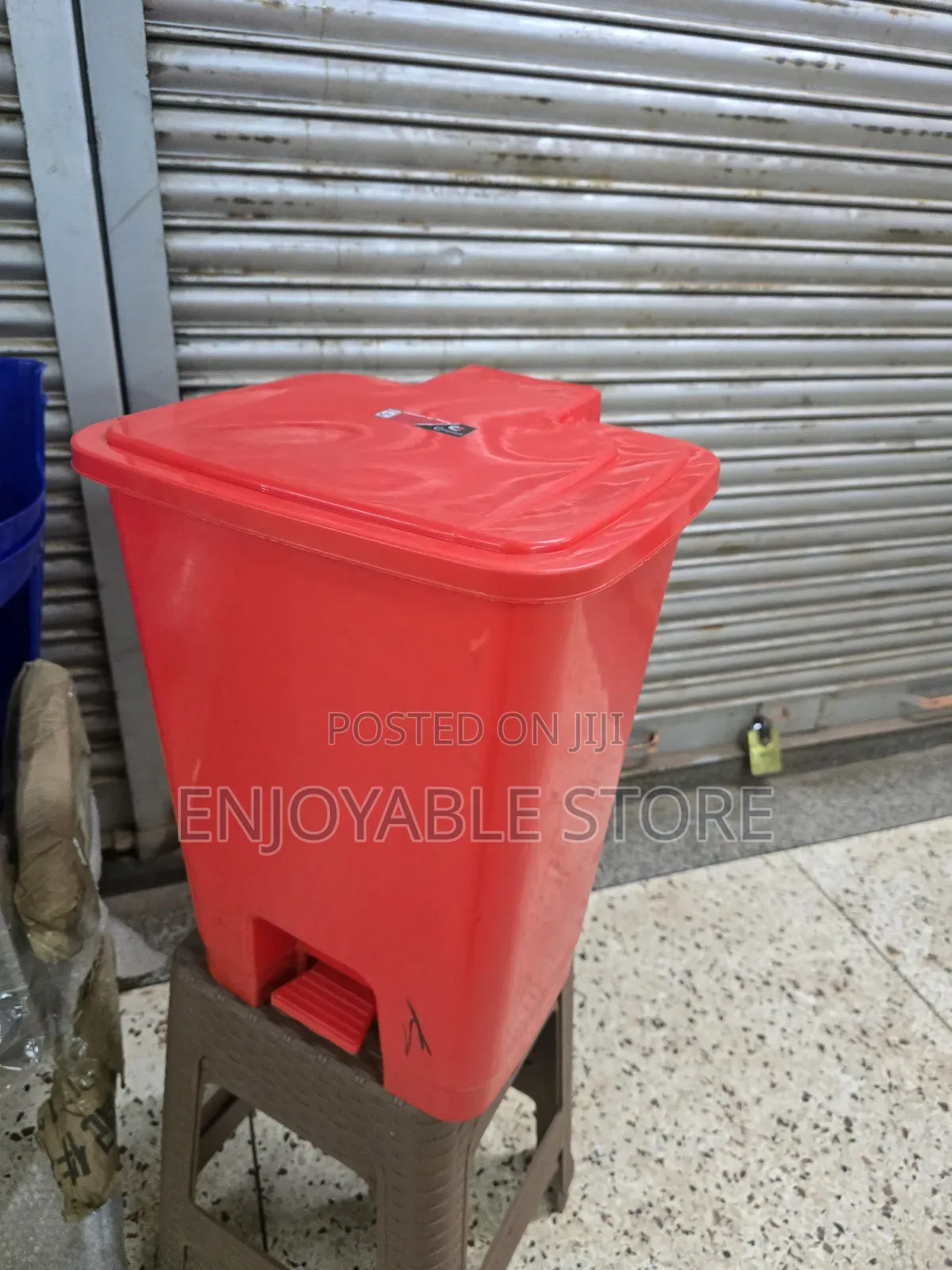 Indoor Plastic Dust Bins Step on Indoor Plastic Dust Bin Step On