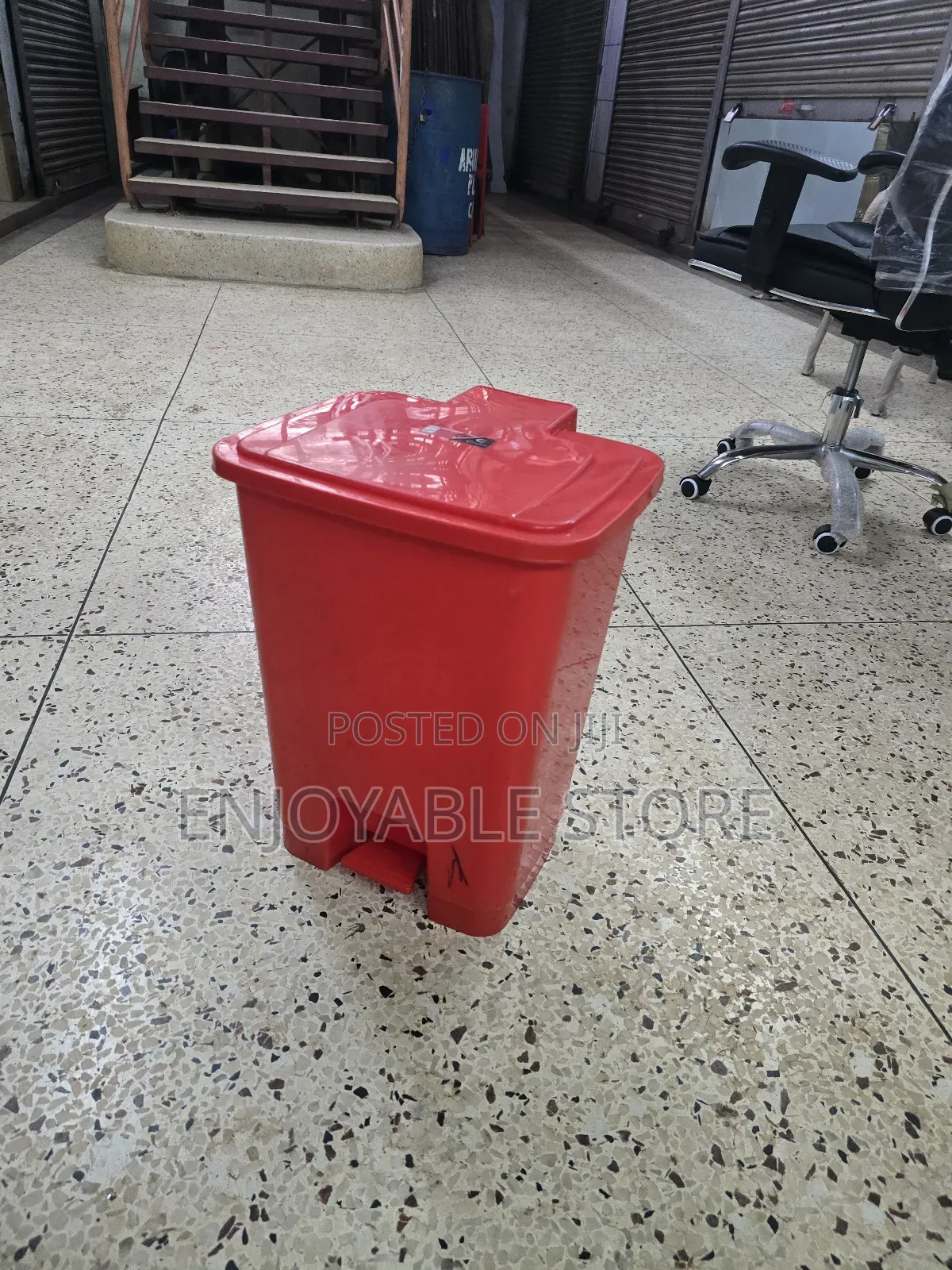 Indoor Plastic Dust Bins Step on Indoor Plastic Dust Bin Step On