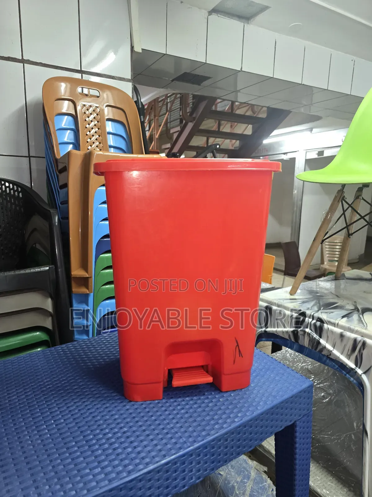 Indoor Plastic Dust Bins Step on Indoor Plastic Dust Bin Step On