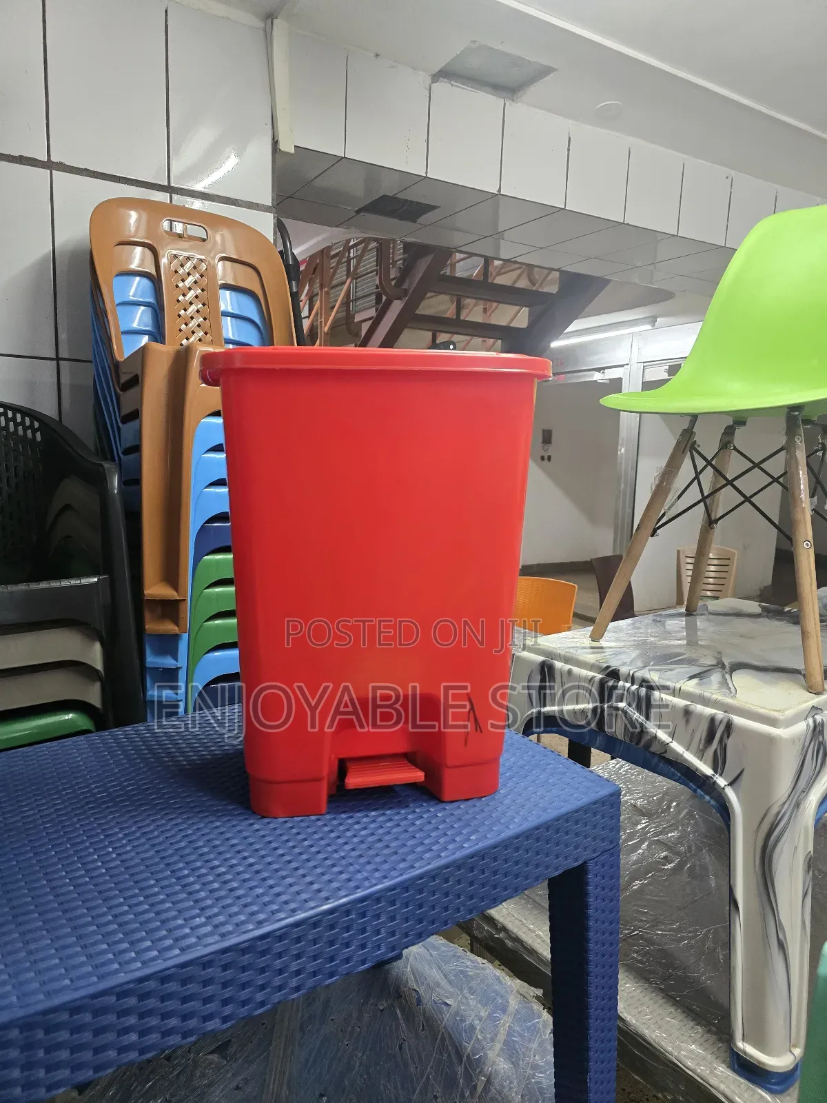 Indoor Plastic Dust Bins Step on Indoor Plastic Dust Bin Step On