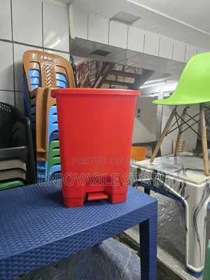 Indoor Plastic Dust Bins Step on Indoor Plastic Dust Bin Step On