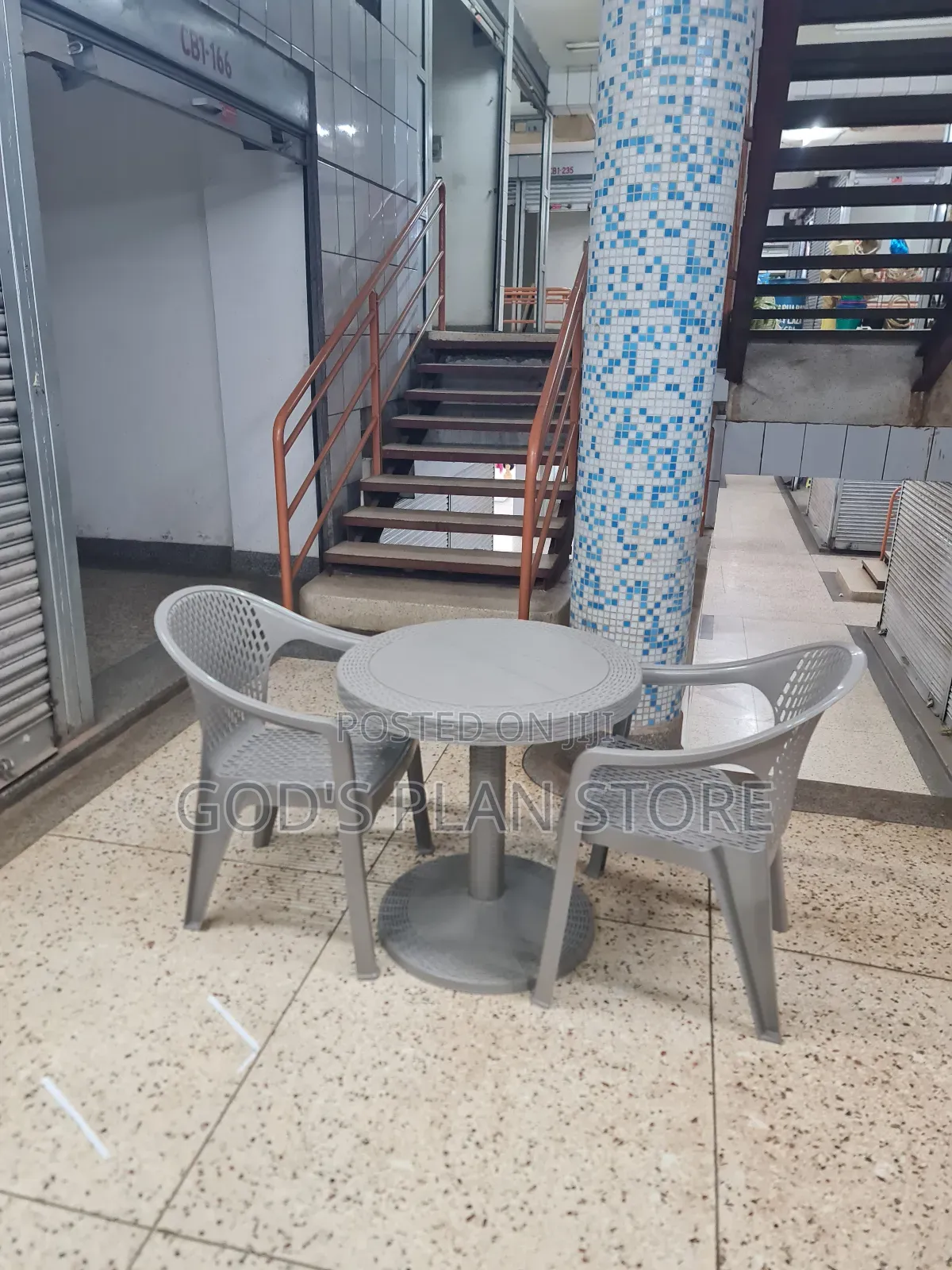 All Uses Plastic Table and Chairs Plastic Table and Chairs