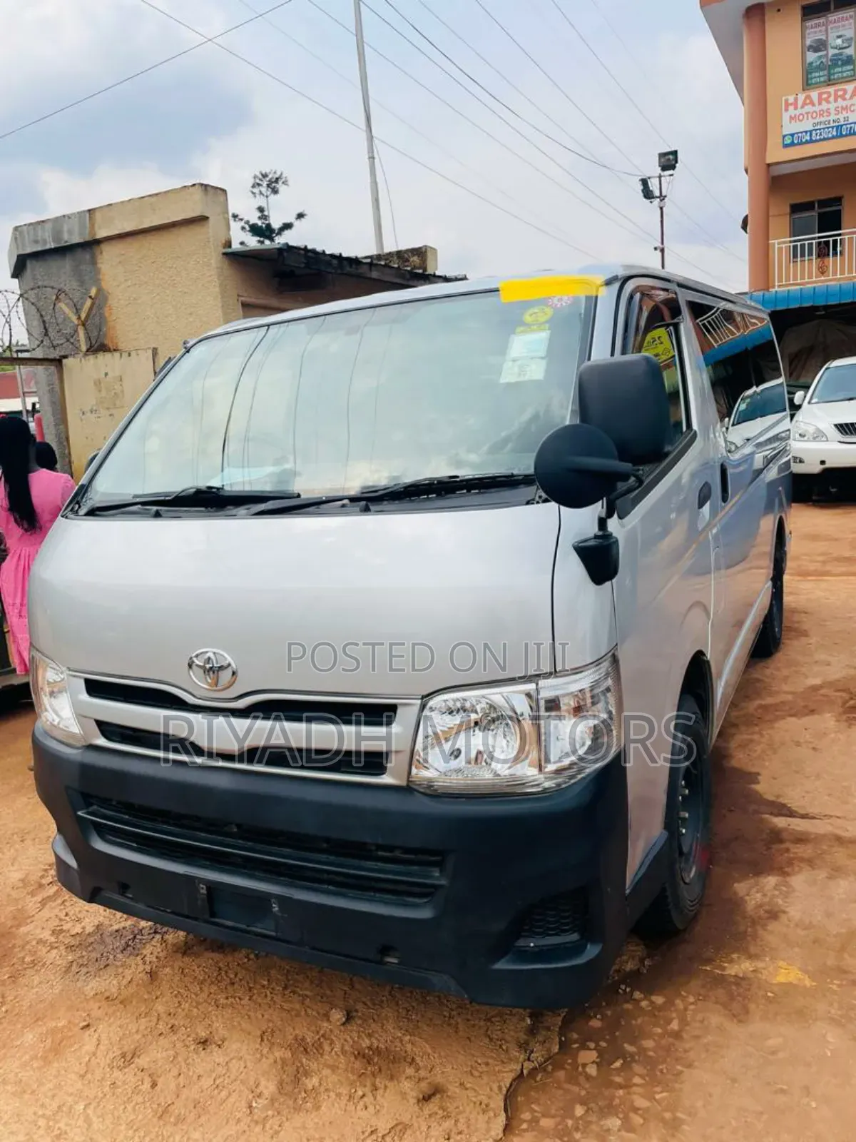 Toyota HiAce 2014 Silver