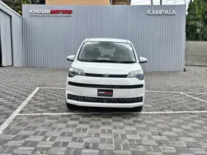 Toyota Spade 1.5 2012 White