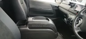 Toyota HiAce 2012 Silver