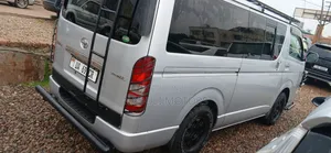 Toyota HiAce 2012 Silver