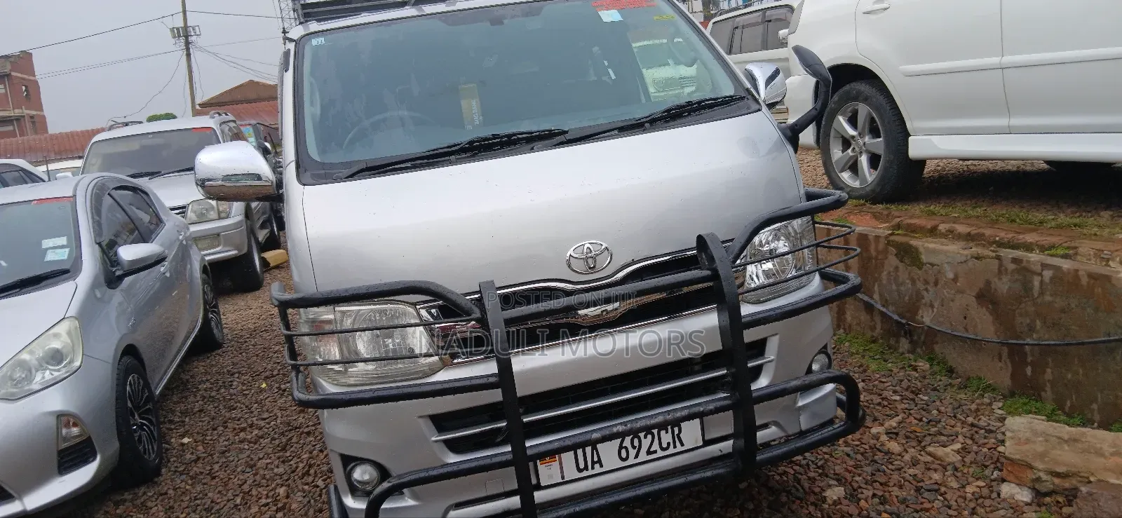 Toyota HiAce 2012 Silver