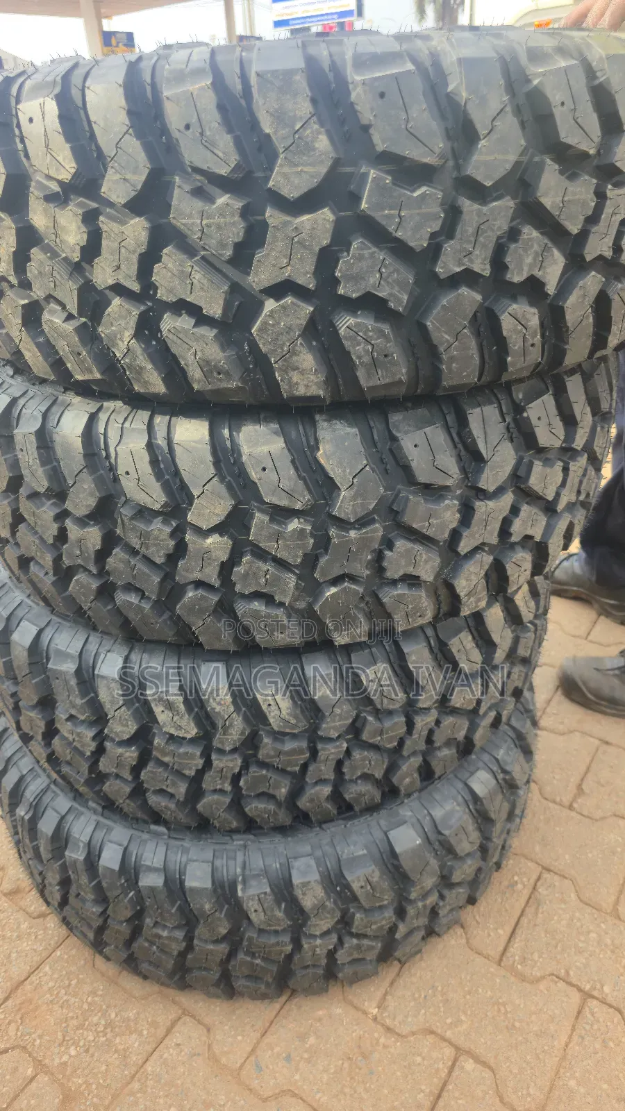 Landcruiser Offroad Tyres Mudterrain 16 and 17 Sizes