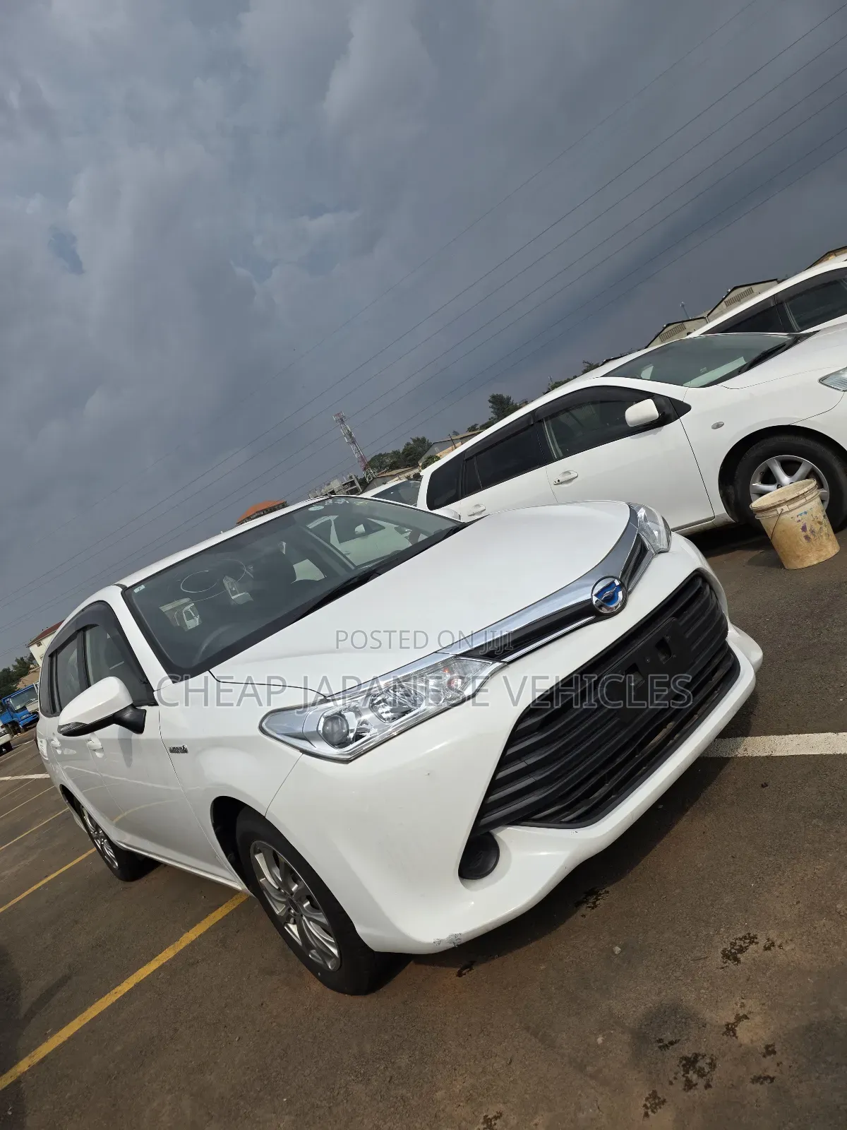 Toyota Corolla Fielder 1.5 Hybrid FWD 2017 White