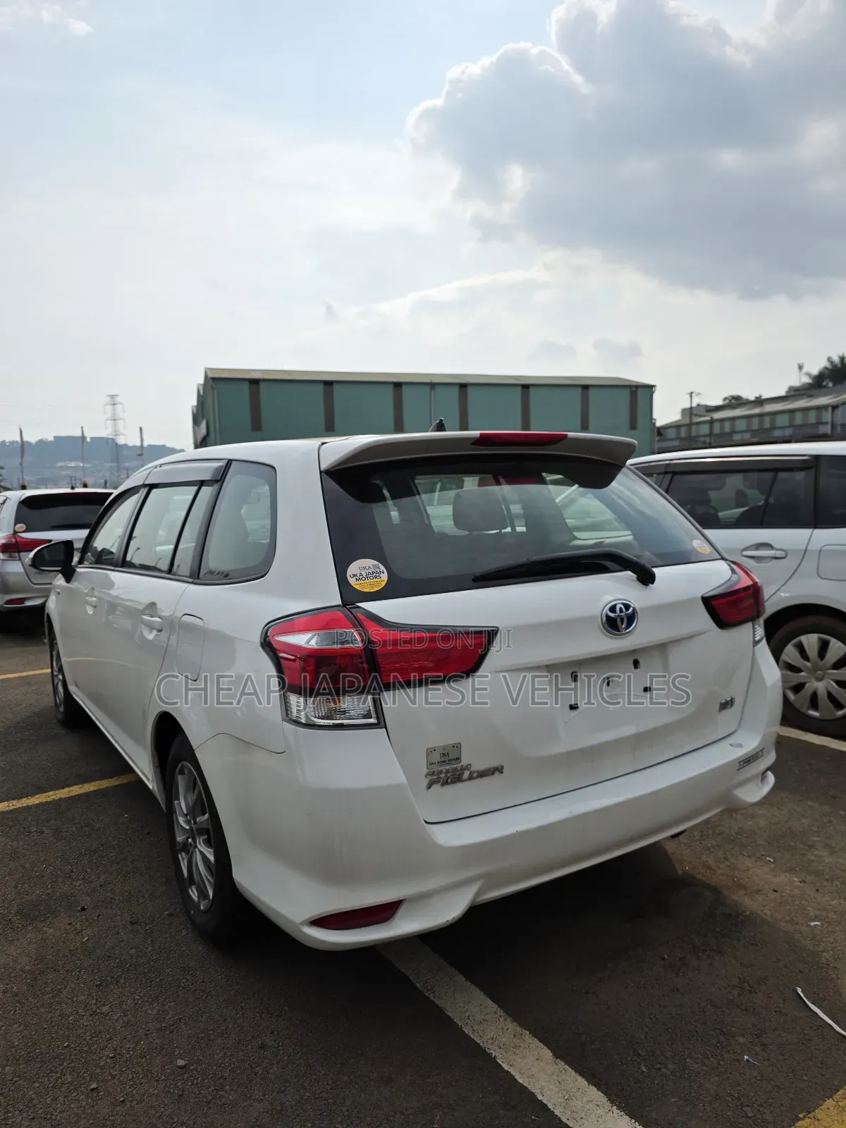 Toyota Corolla Fielder 1.5 Hybrid FWD 2017 White