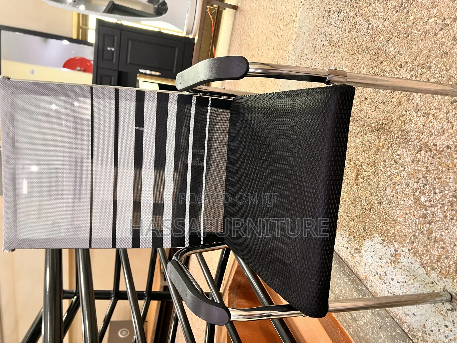 Black and White Visitors Chair