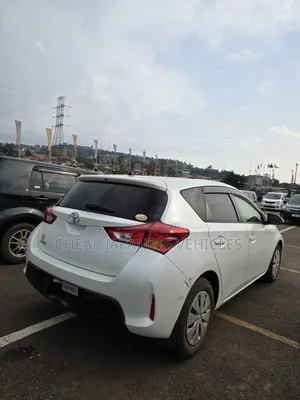 Toyota Auris 2013 White