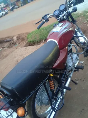 Bajaj Boxer 2025 Red
