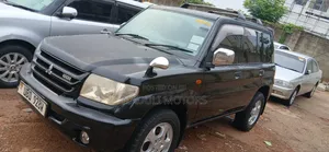 Mitsubishi Pajero IO 2000 Black