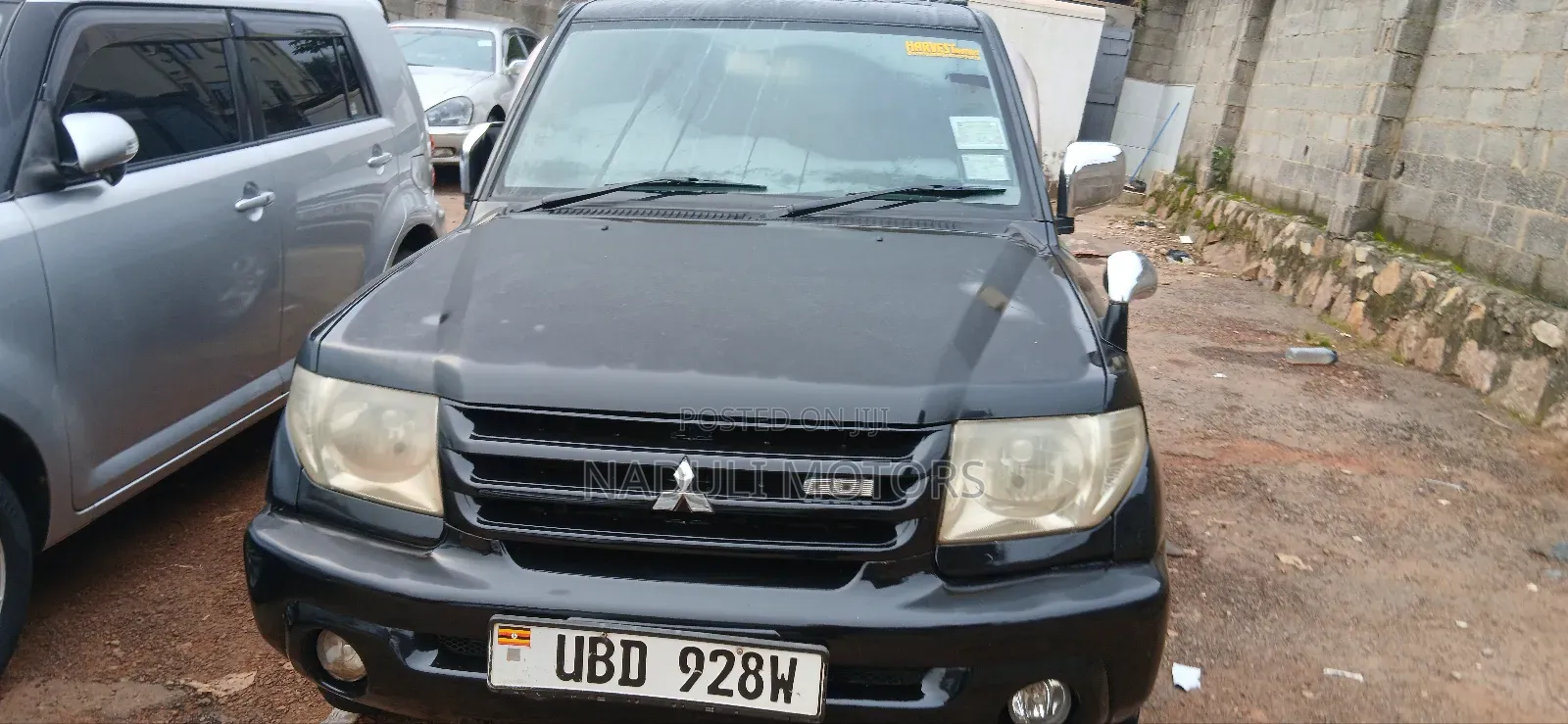 Mitsubishi Pajero IO 2000 Black