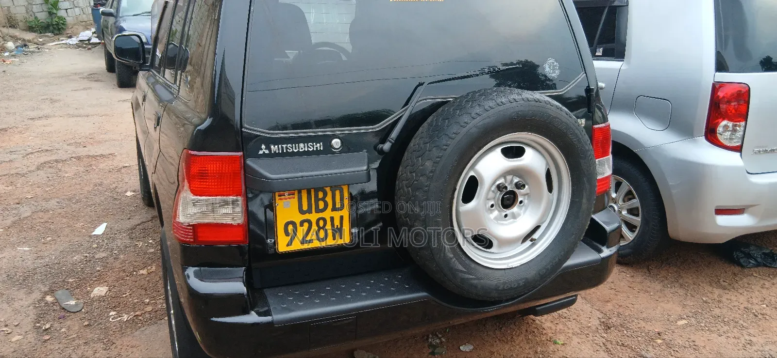 Mitsubishi Pajero IO 2000 Black