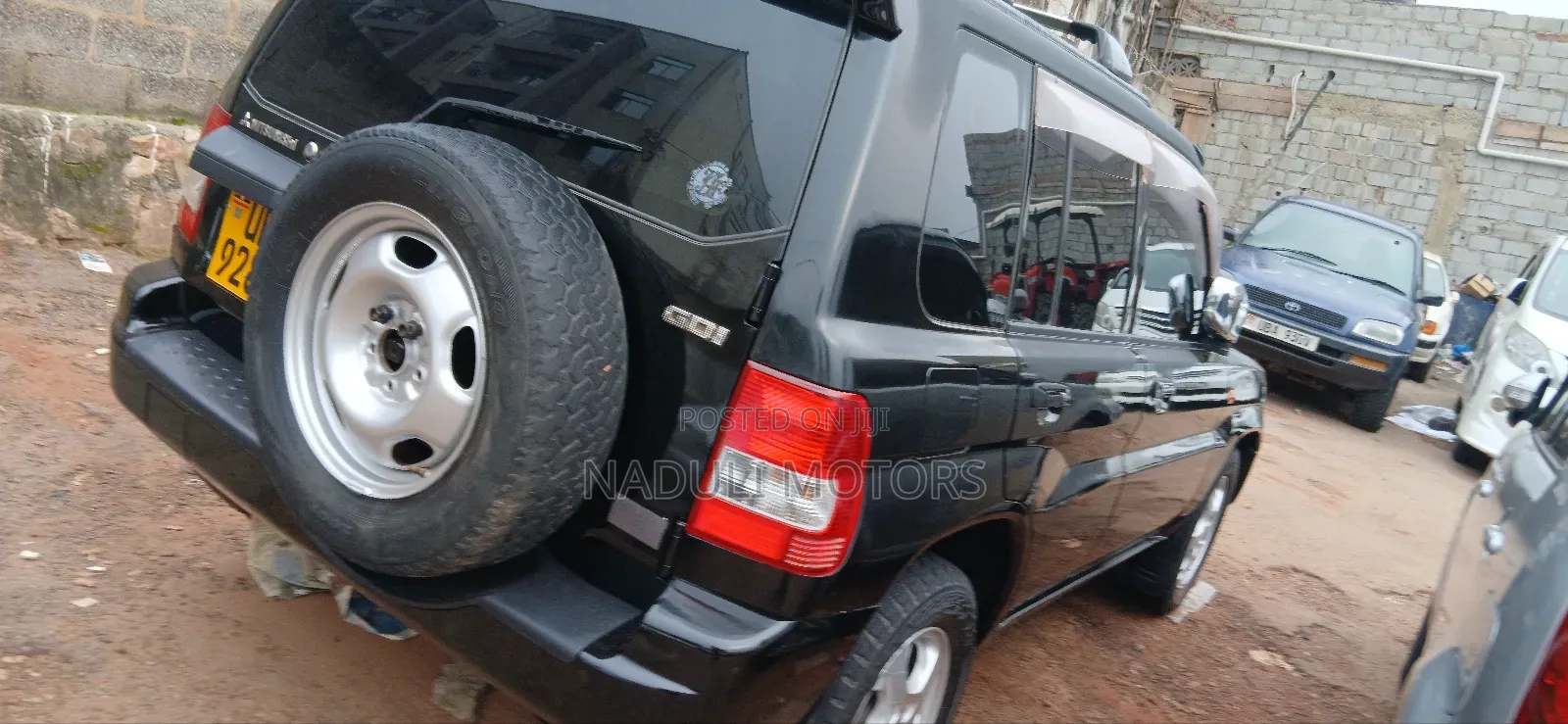 Mitsubishi Pajero IO 2000 Black