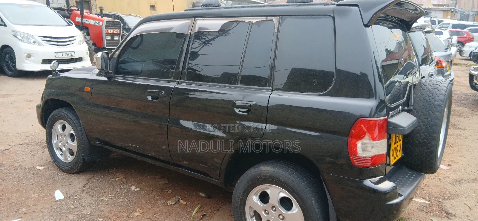 Mitsubishi Pajero IO 2000 Black