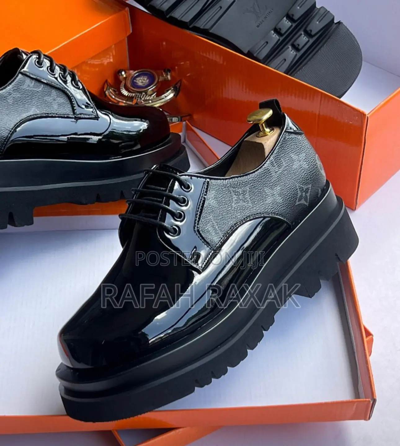 Original Super Classic Black Louis Vuitton Shinny Designer Derby Shoes