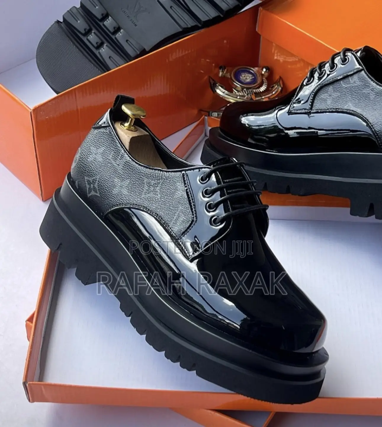 Original Super Classic Black Louis Vuitton Shinny Designer Derby Shoes