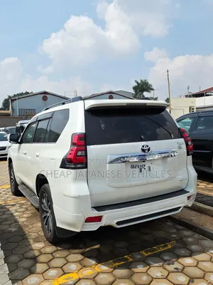 Toyota Land Cruiser Prado 2.8 2018 White