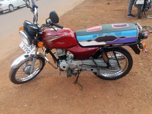 Bajaj Boxer 100 2023 Red