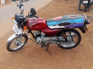 Bajaj Boxer 100 2023 Red