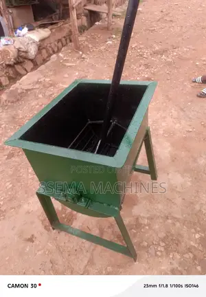 Mannual Charcoal Briquettes Crusher