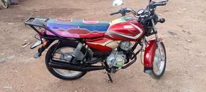 TVS HLX 125 2025 Red