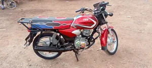 TVS HLX 125 2025 Red
