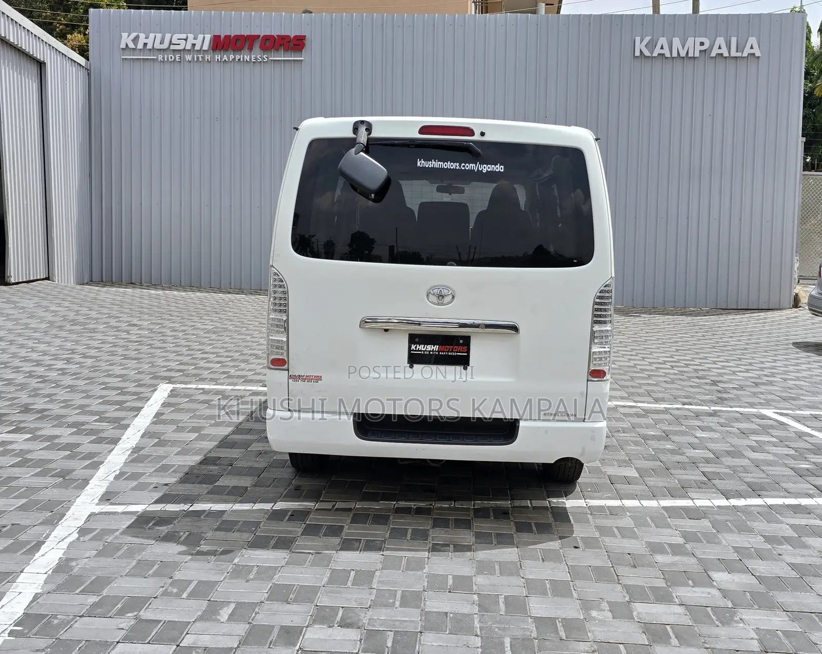 Toyota HiAce 2012 White