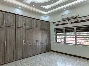 6bdrm Duplex in Fs Properties Ltd, Central Division for rent