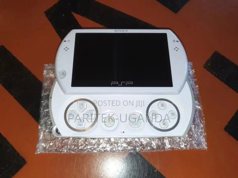 ## Sony Playstation PSP Go Console White