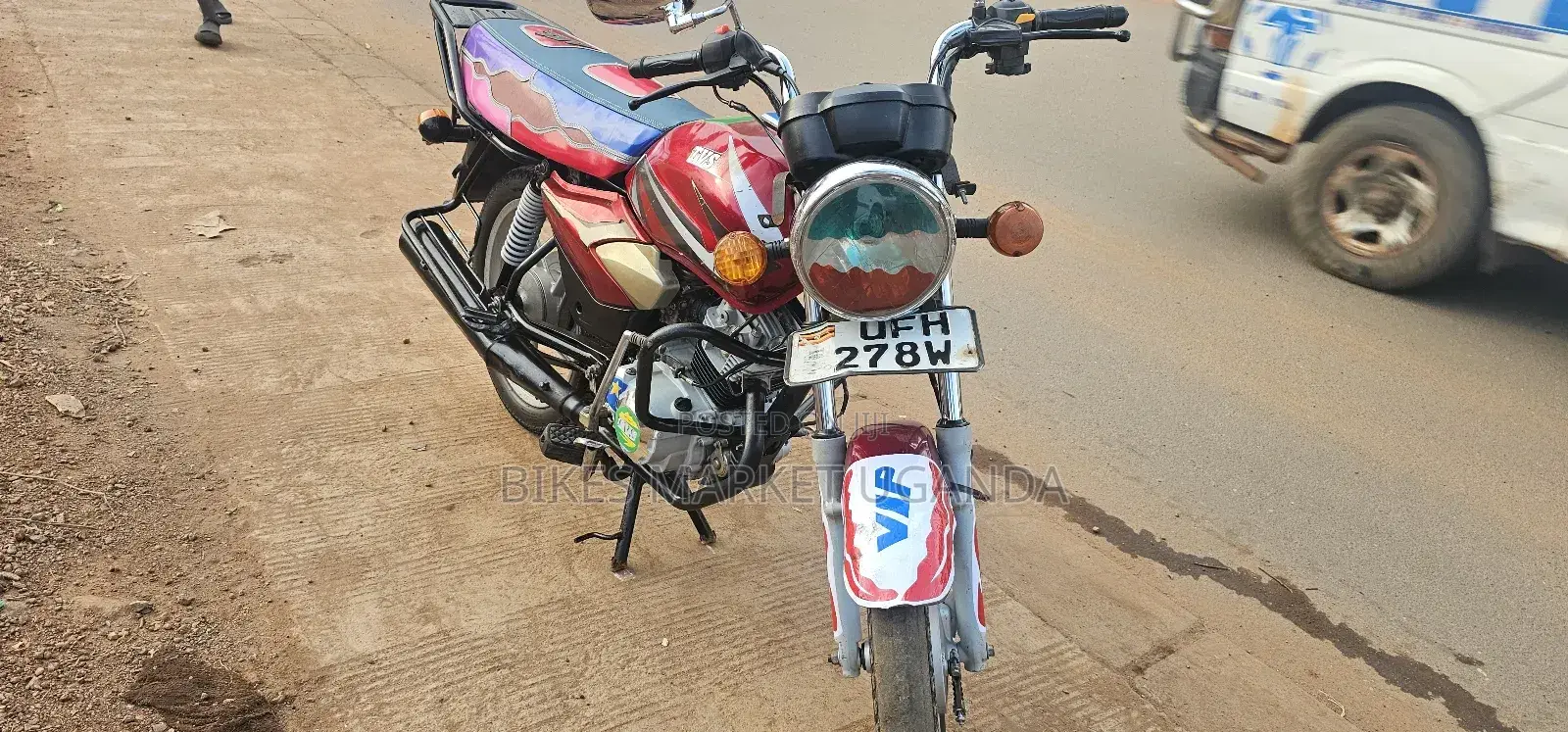 TVS HLX 125 2022 Red