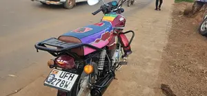 TVS HLX 125 2022 Red