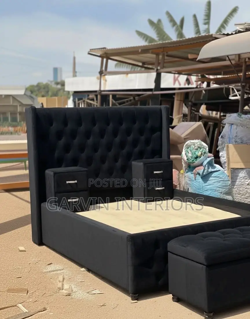 Black Wood Mode Bed