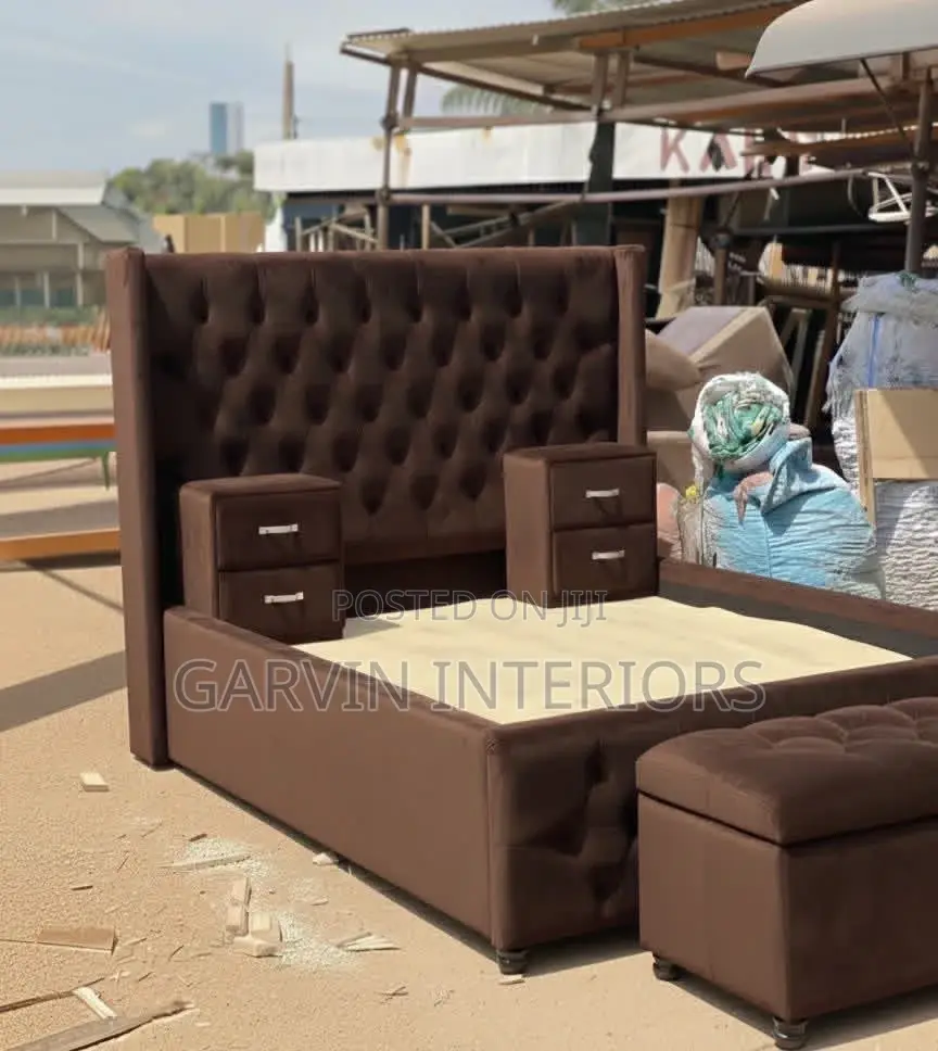 Black Wood Mode Bed