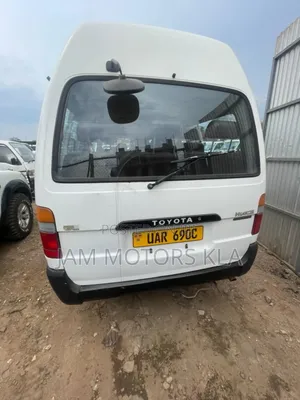 Toyota HiAce 2001 White
