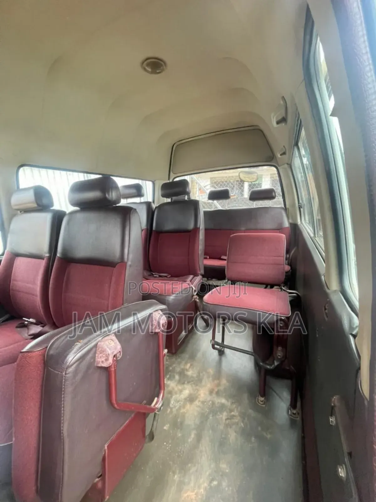Toyota HiAce 2001 White