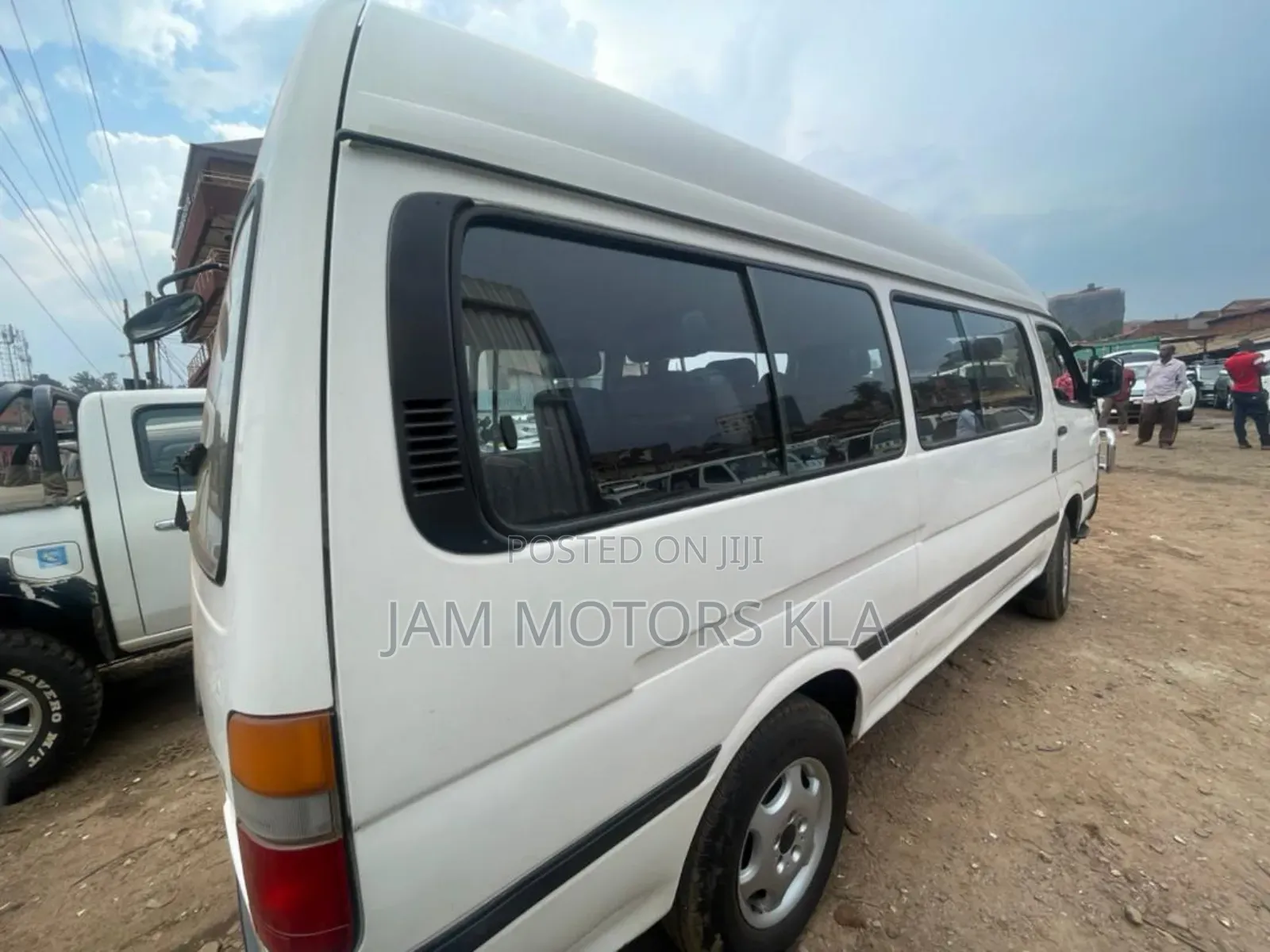 Toyota HiAce 2001 White