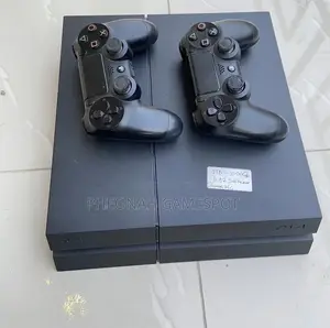 Ps4 Powerful Entertainment Console, 2 Pads Plus 17 Games Ready.