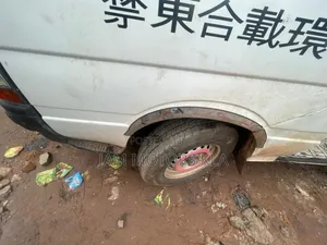 Toyota HiAce 2003 White