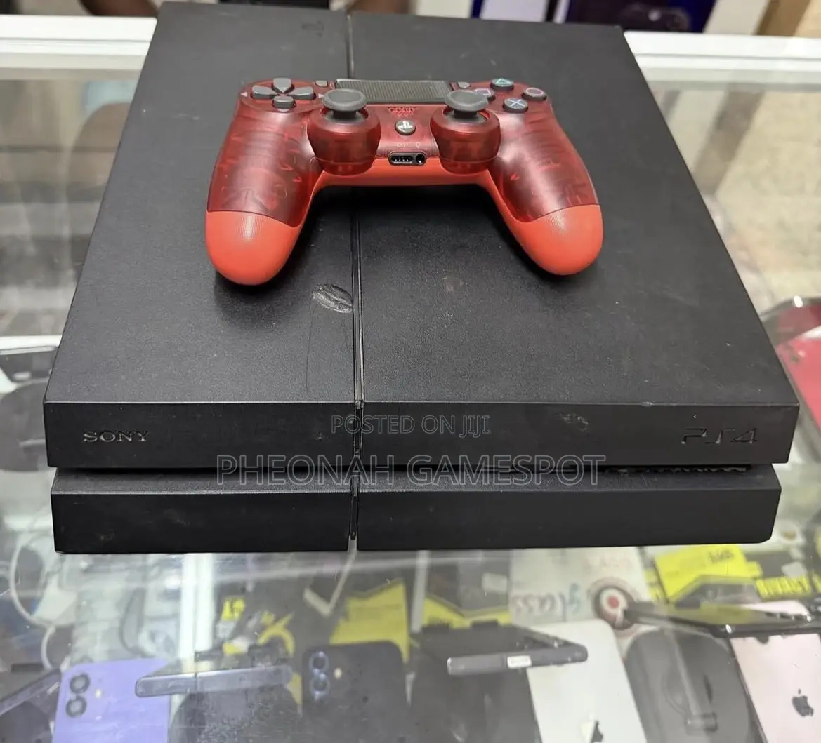 Ps4 Ultimate Home Console Deal, 2 Pads Plus 13 Exciting Games.